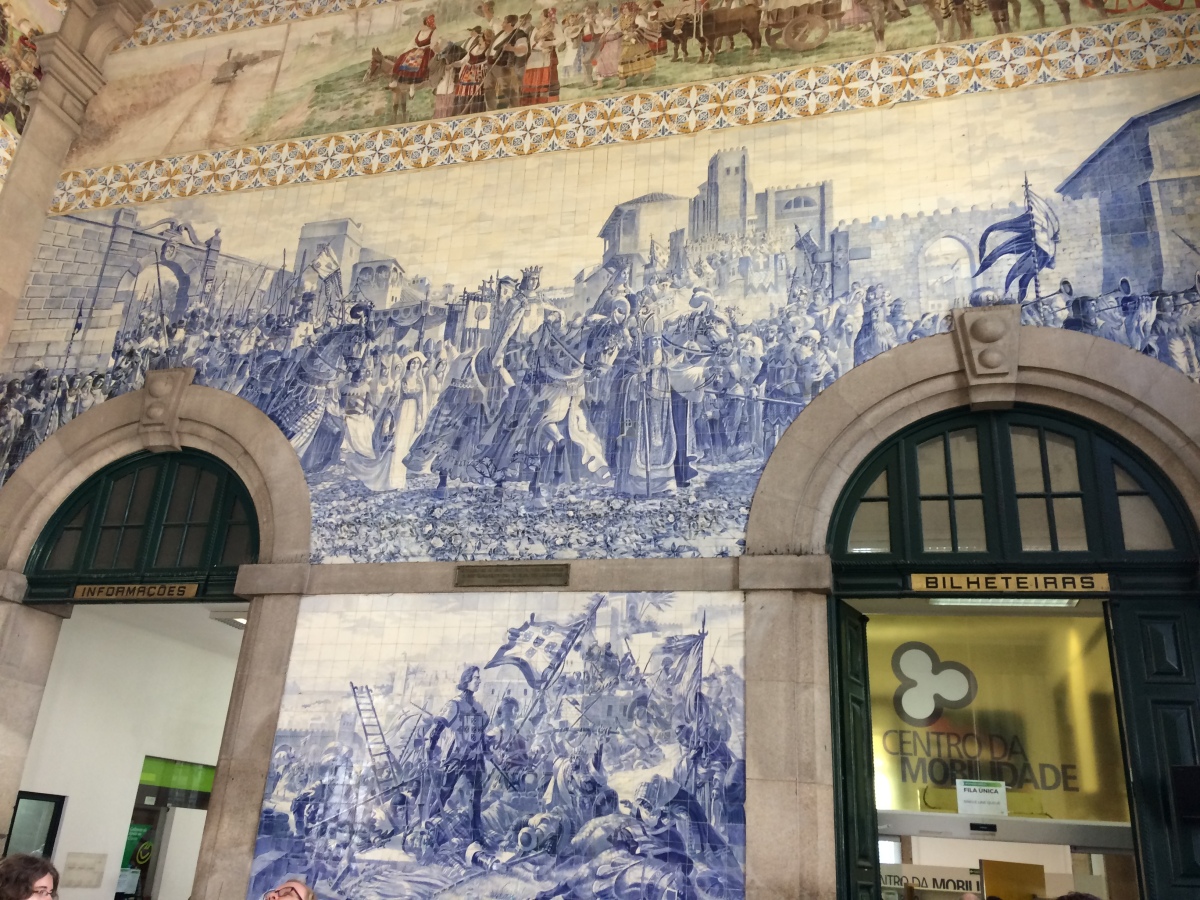 Der Bahnhof Sao Bento in Porto.
